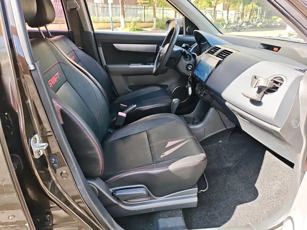 Suzuki Swift — миниатюра 6