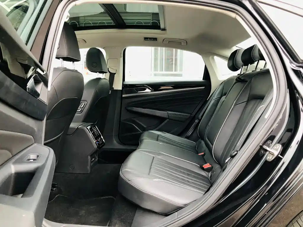 VOLKSWAGEN PASSAT NEW ENERGY