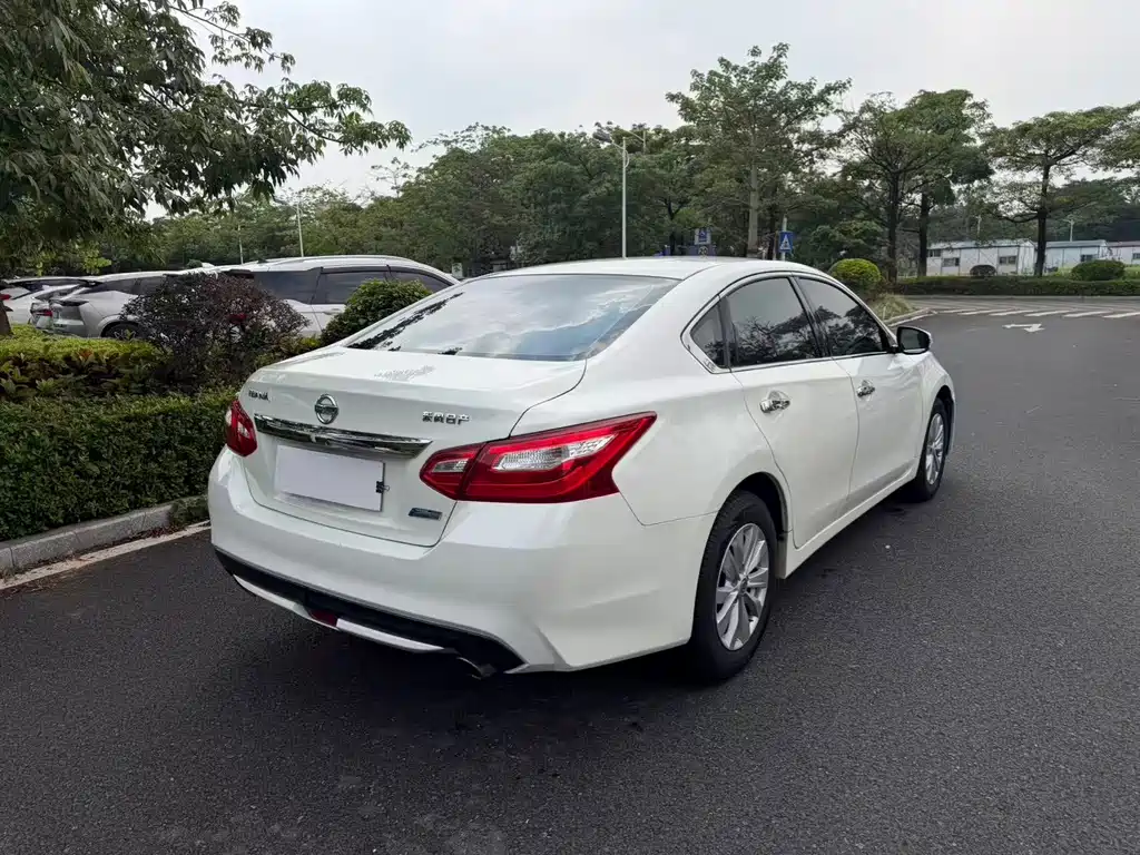 Nissan Teana — миниатюра 9