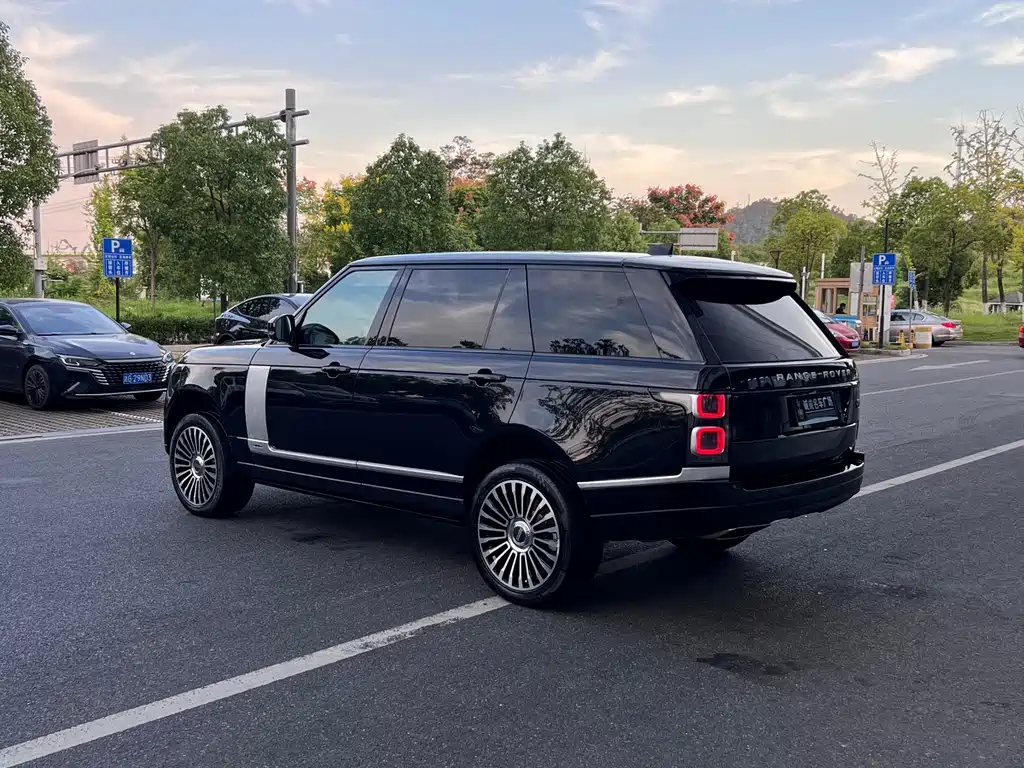 Land Rover Range Rover — миниатюра 8