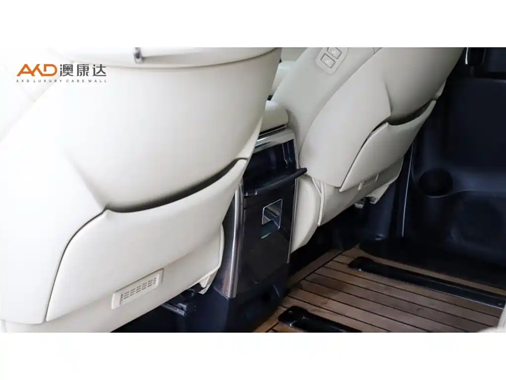 Toyota Vellfire — миниатюра 10