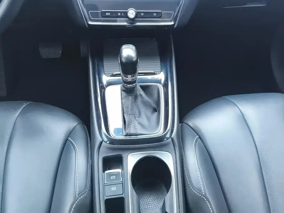Roewe i5 — миниатюра 16
