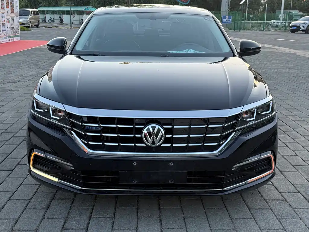 Volkswagen Passat PHEV — миниатюра 2
