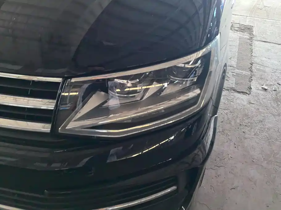 Volkswagen Multivan — миниатюра 5