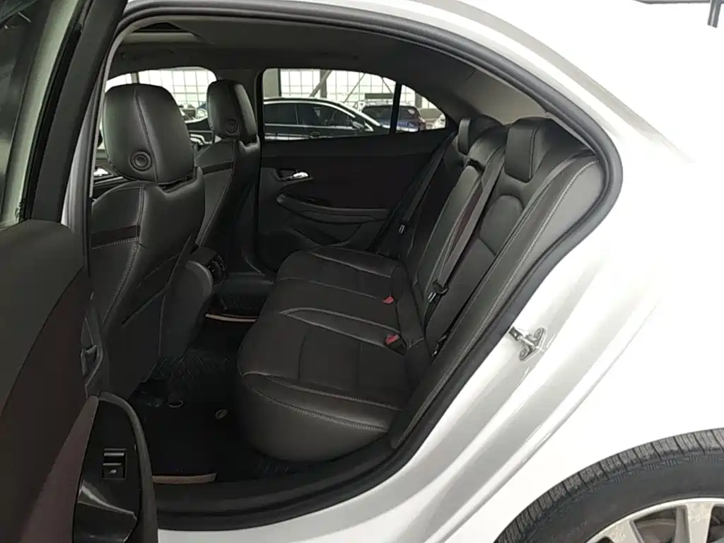 Chevrolet Malibu — миниатюра 17