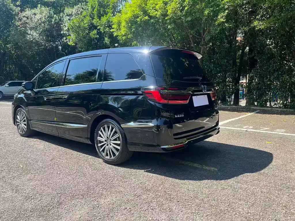 Honda Elysion — миниатюра 9
