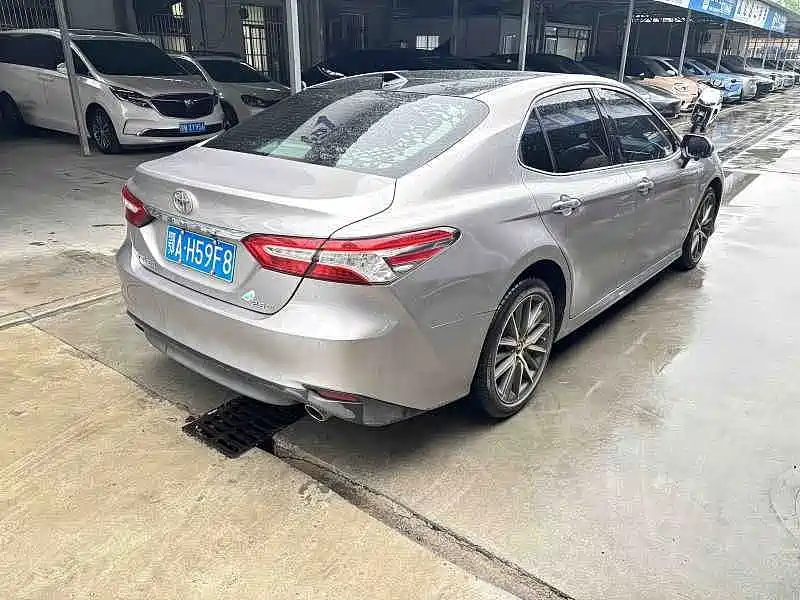 Toyota Camry — миниатюра 9