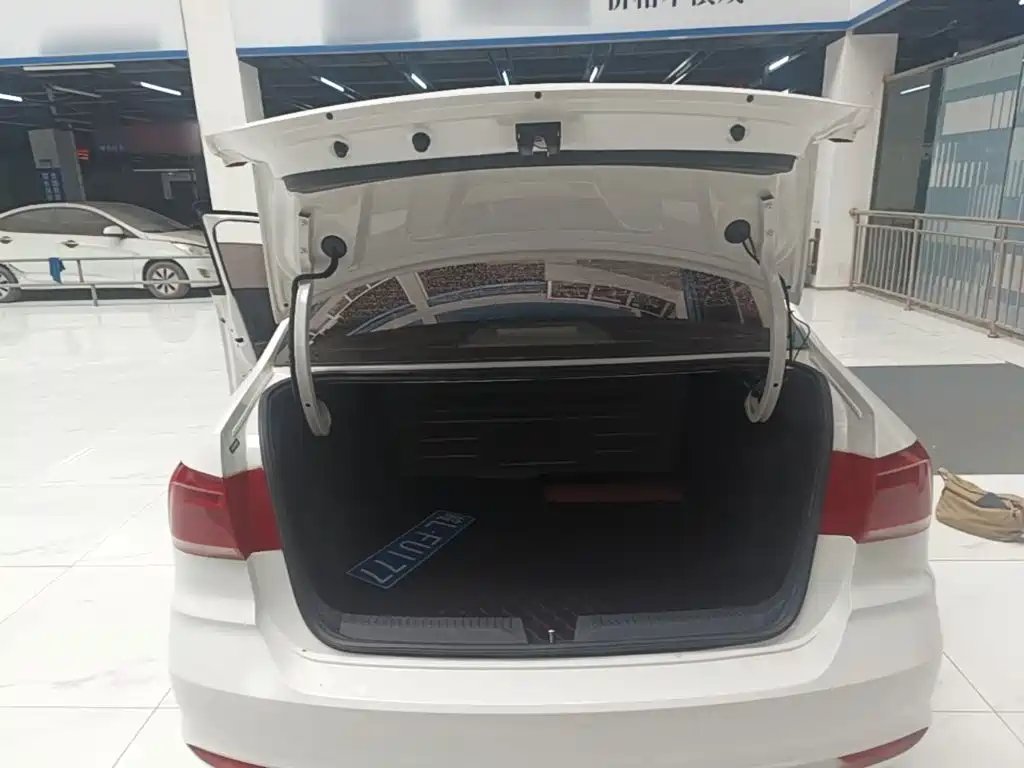 Volkswagen Santana — миниатюра 19