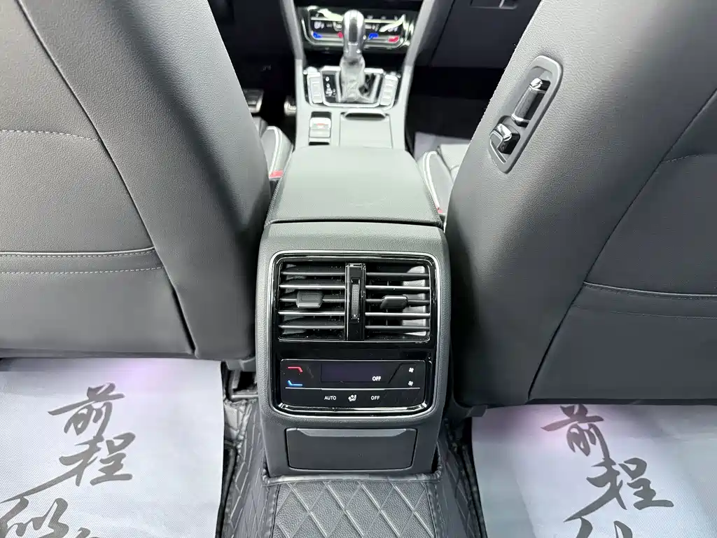 Volkswagen Magotan PHEV — миниатюра 10