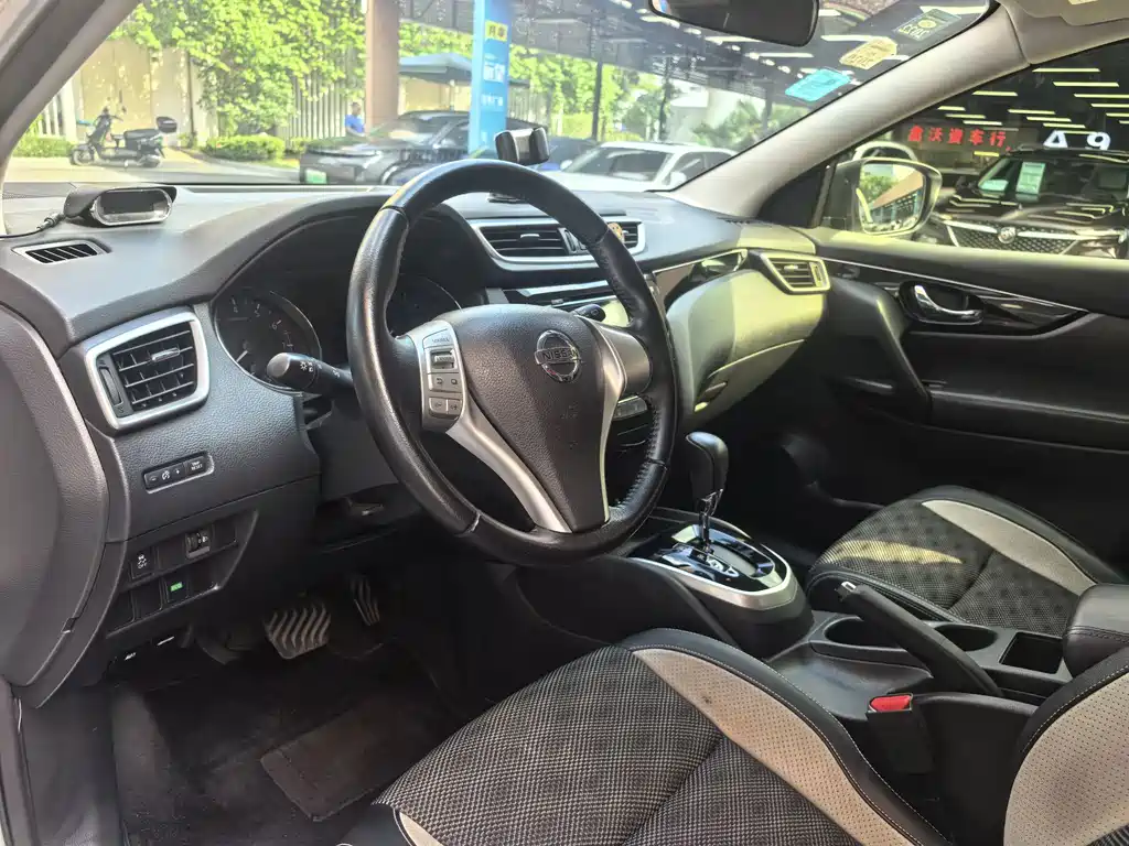 Nissan Qashqai — миниатюра 9