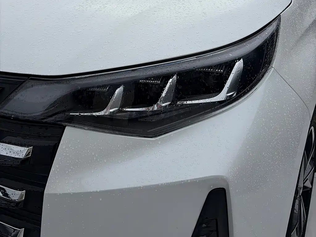 GAC Motor Trumpchi M6 — миниатюра 2