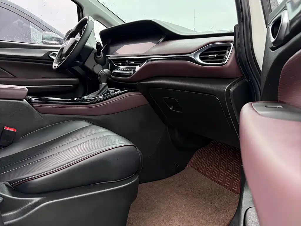 GAC Motor Trumpchi M6 — миниатюра 10