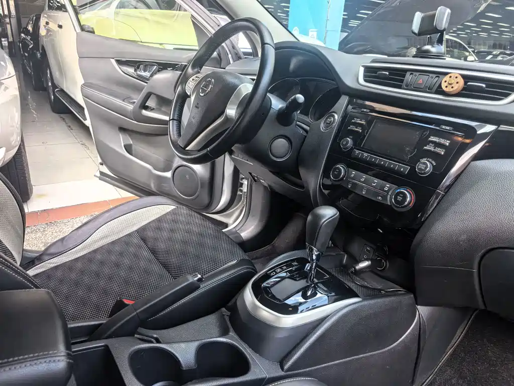 Nissan Qashqai — миниатюра 13