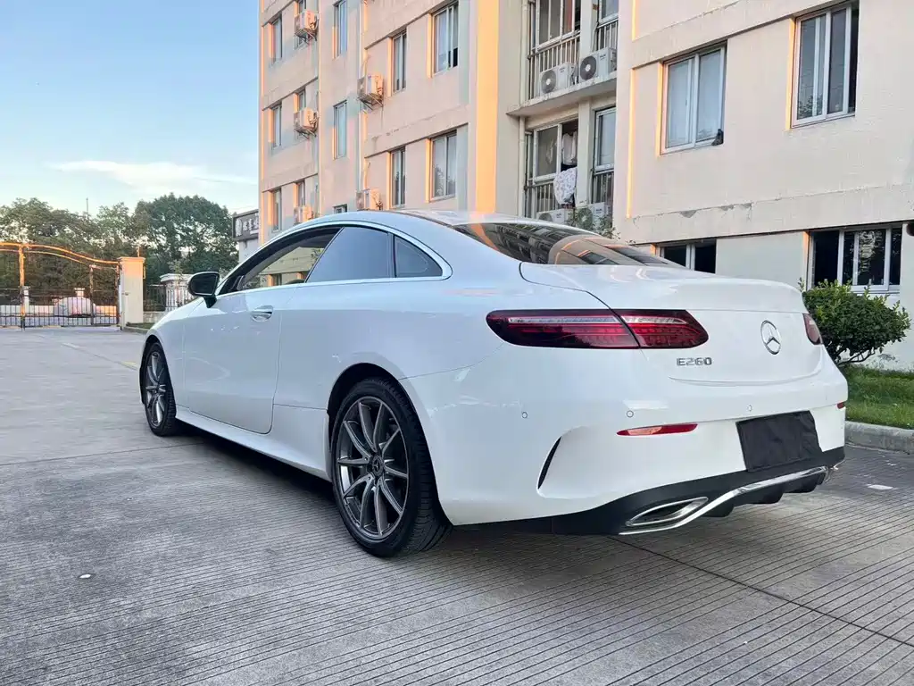 Mercedes-Benz E-Class (Import) — миниатюра 26