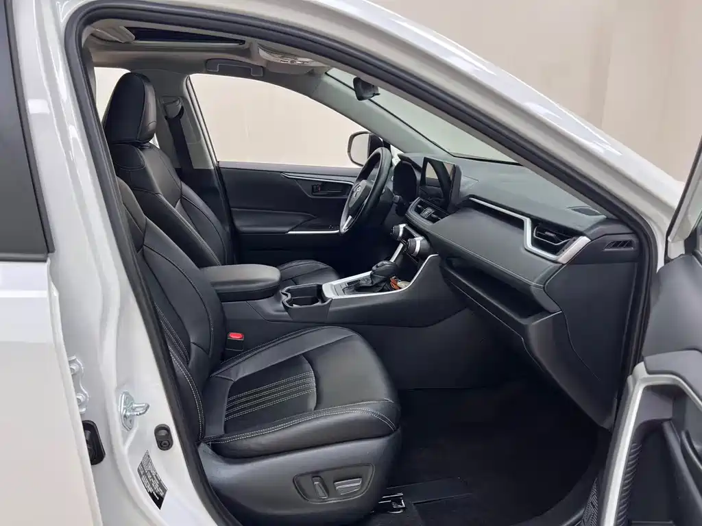 Toyota RAV4 Prime — миниатюра 11