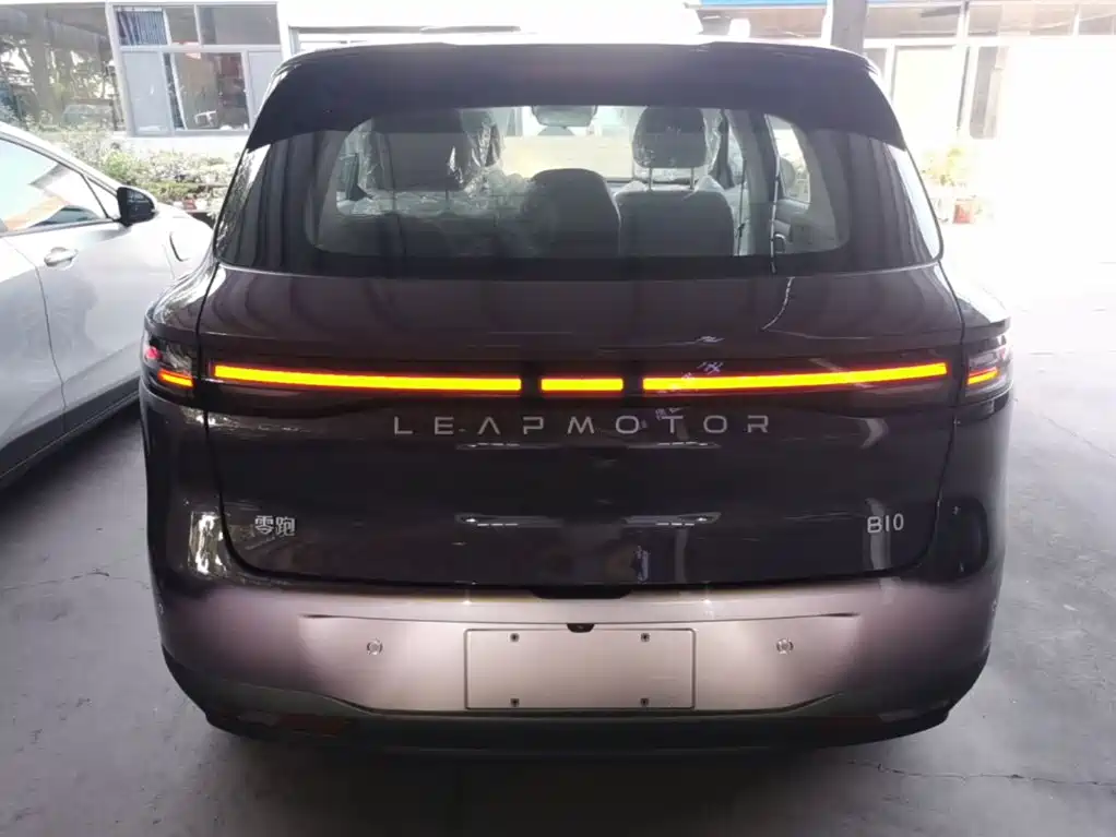 Leapmotor Leapmotor B10 — миниатюра 6