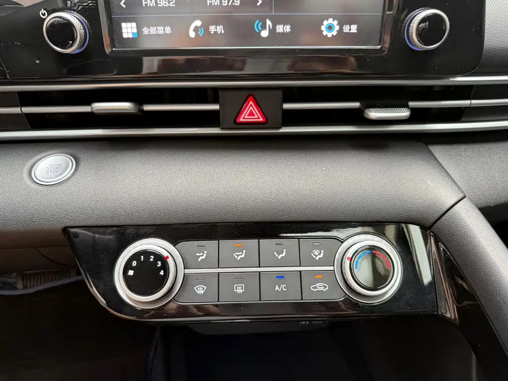 Hyundai Elantra — миниатюра 14
