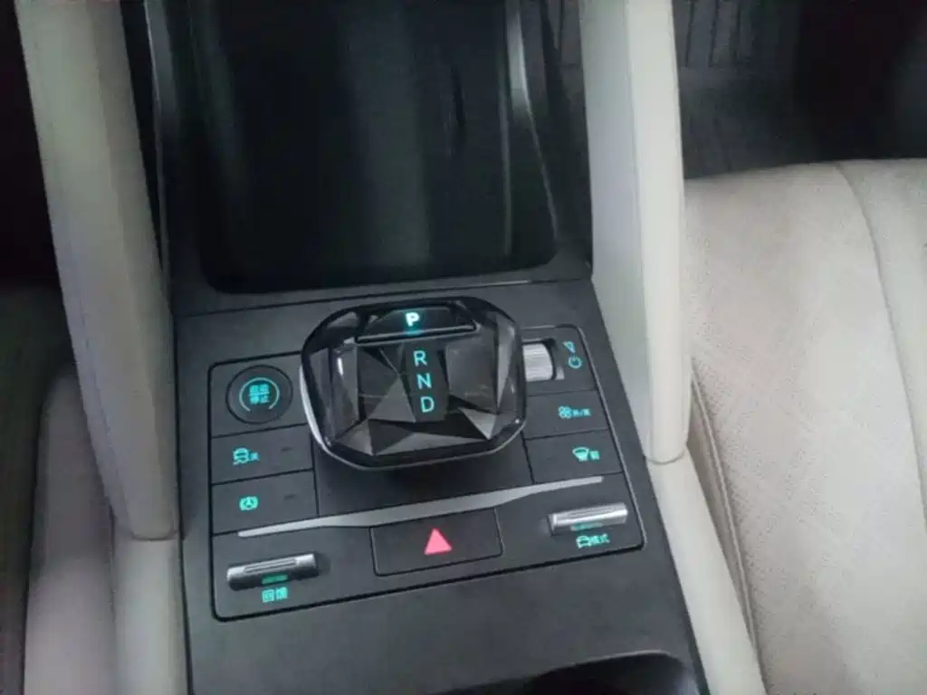 BYD Yuan UP — миниатюра 14