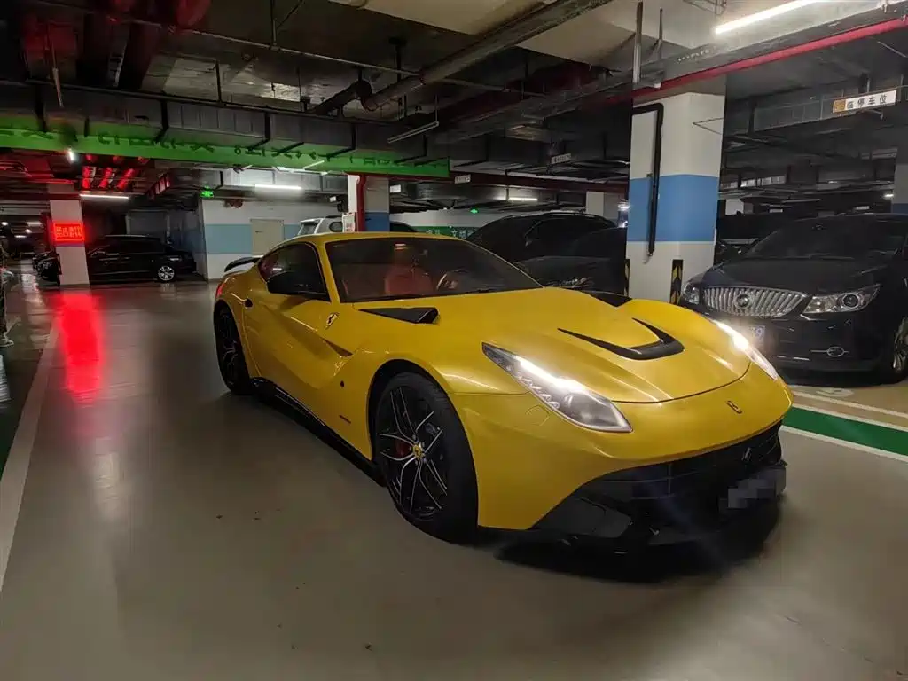 Ferrari F12berlinetta 2013 6.3L