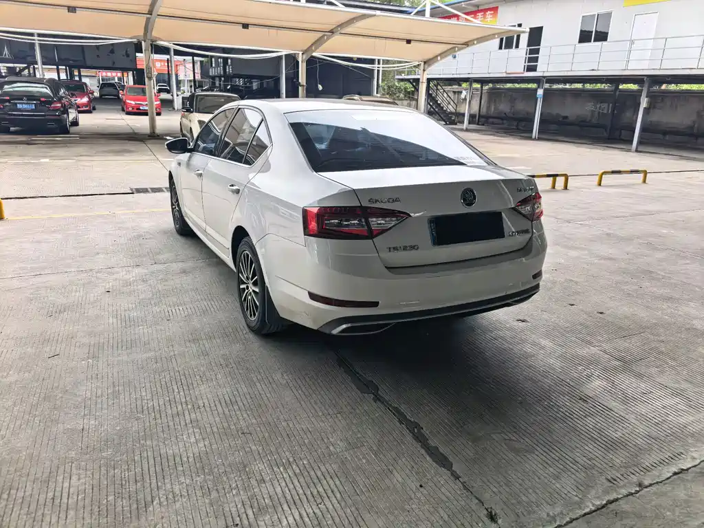 Skoda Octavia — миниатюра 11