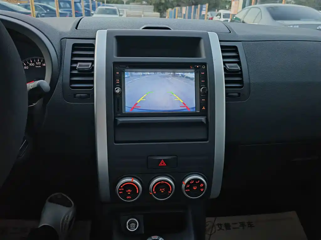 Nissan X-Trail — миниатюра 8