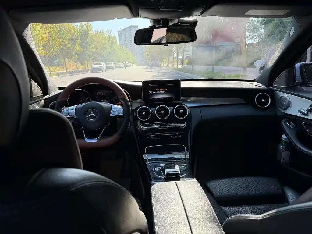 Mercedes-Benz C-Class — миниатюра 8