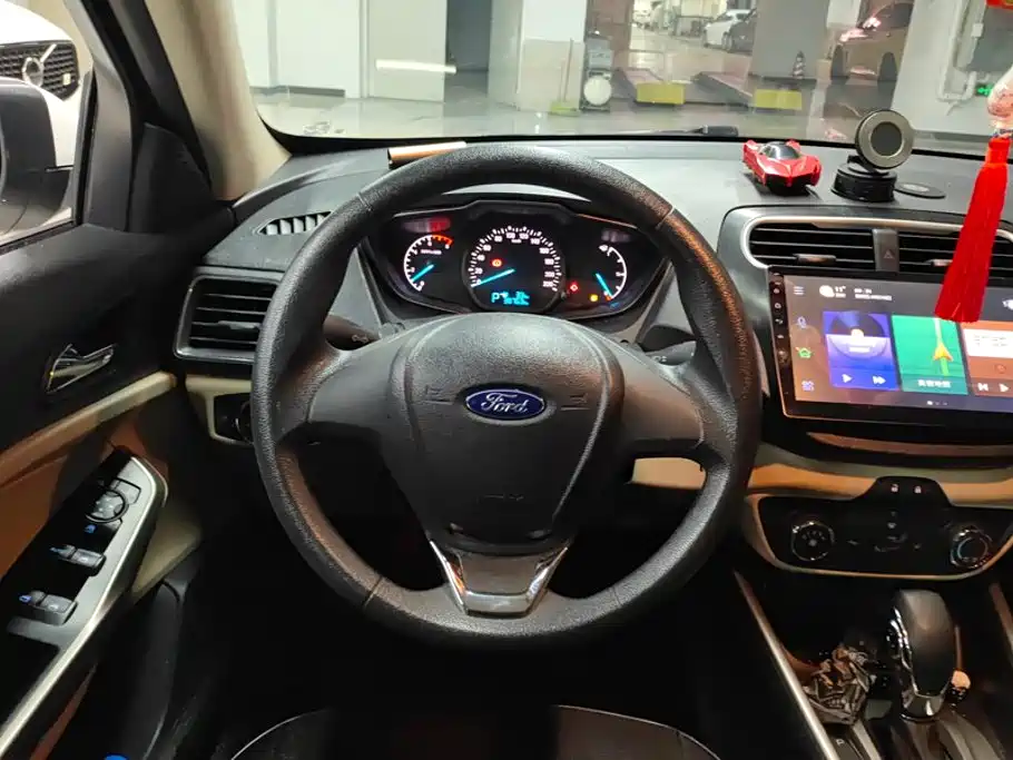 Ford Escort — миниатюра 15