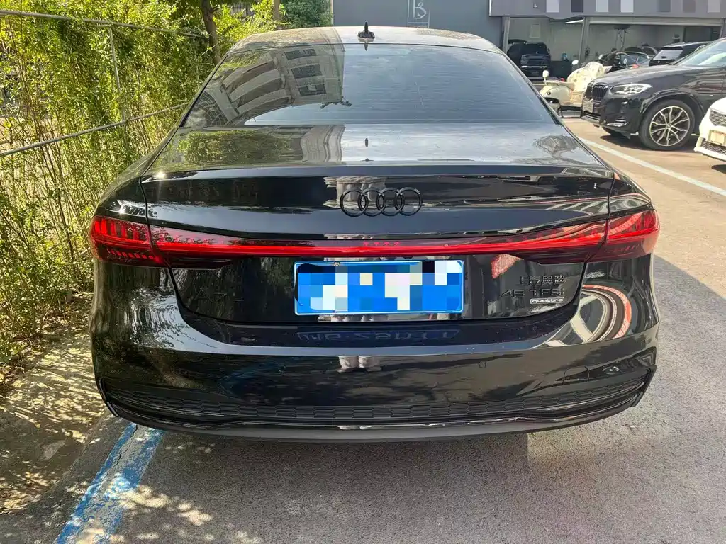Audi A7L — миниатюра 9