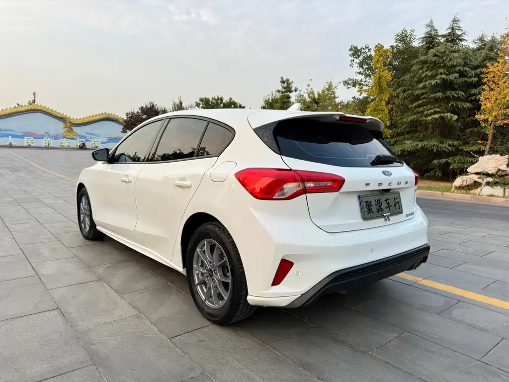Ford Focus — миниатюра 6