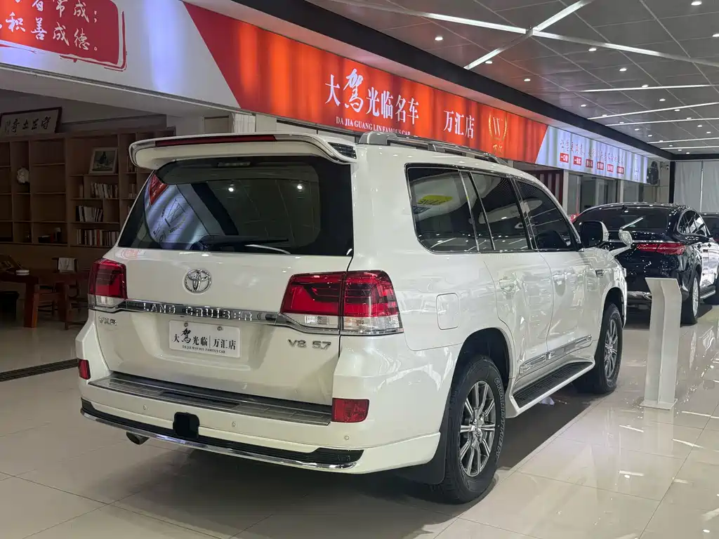 Toyota Land Cruiser — миниатюра 9