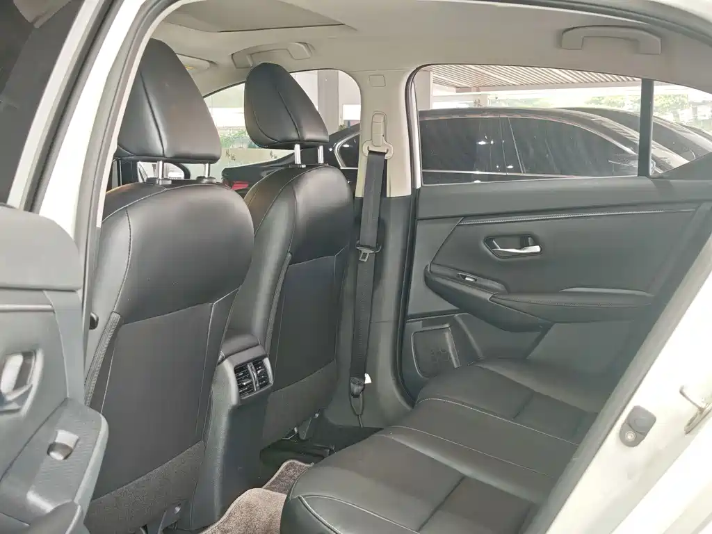 Nissan Sylphy — миниатюра 6