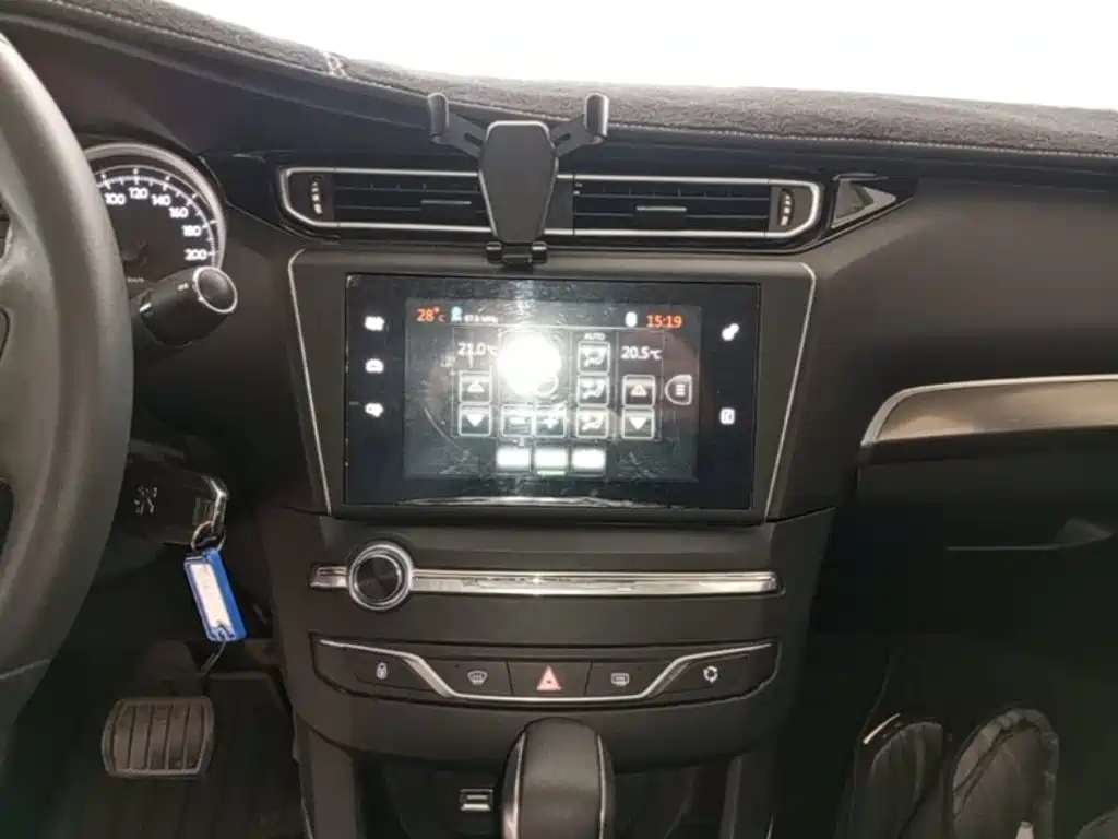 Peugeot 408 — миниатюра 13
