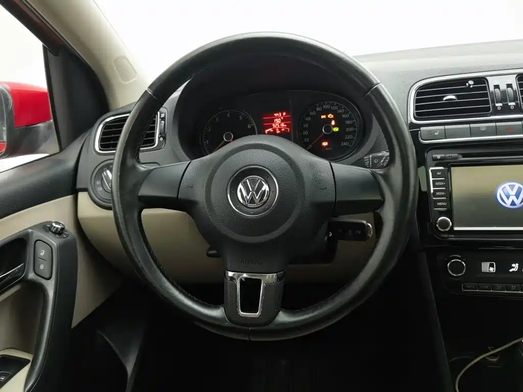 Volkswagen Polo — миниатюра 11
