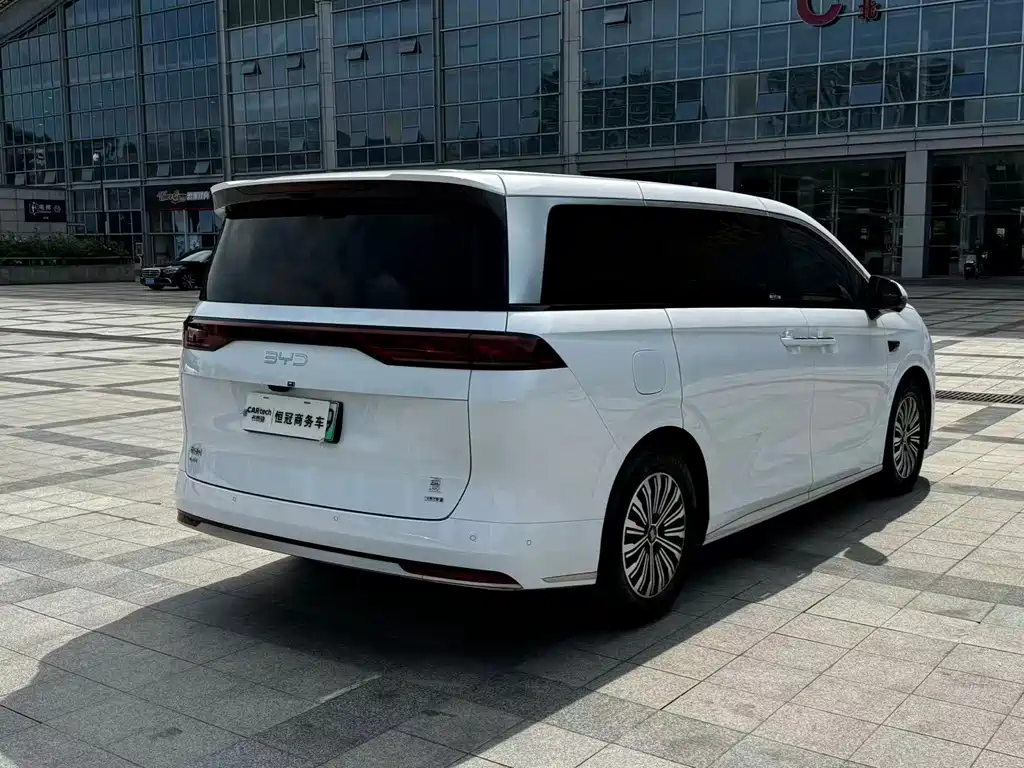 BYD Xia — миниатюра 6