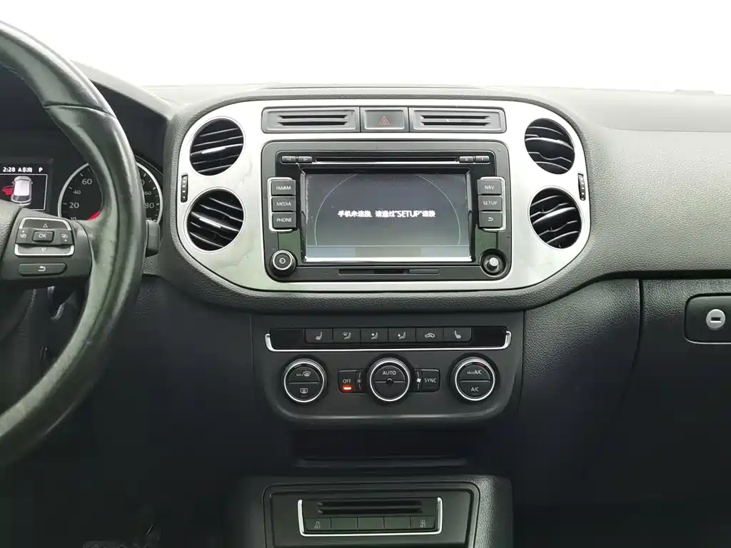Volkswagen Tiguan — миниатюра 12