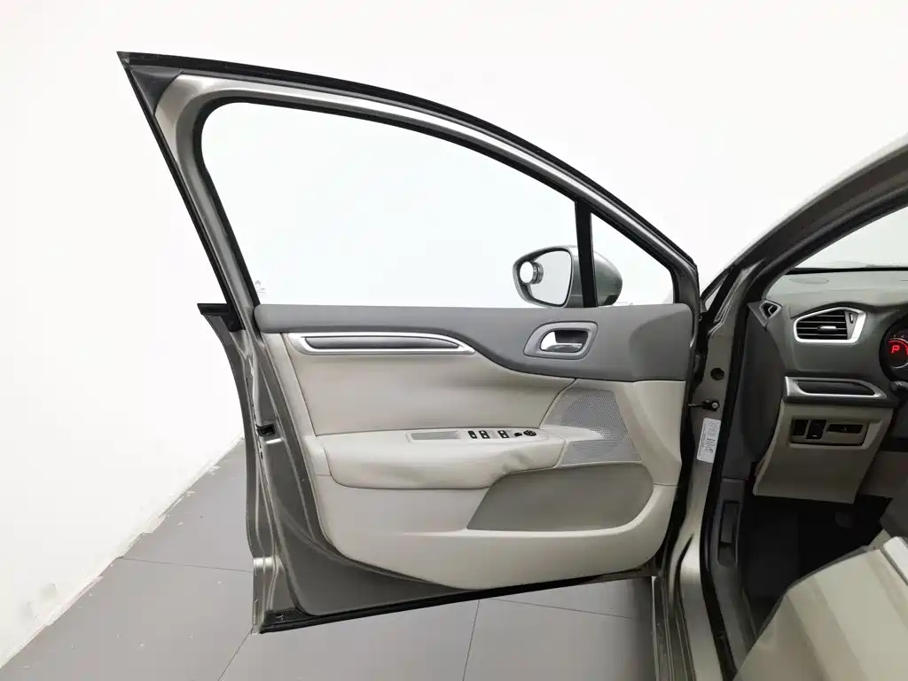Citroen C4L — миниатюра 8