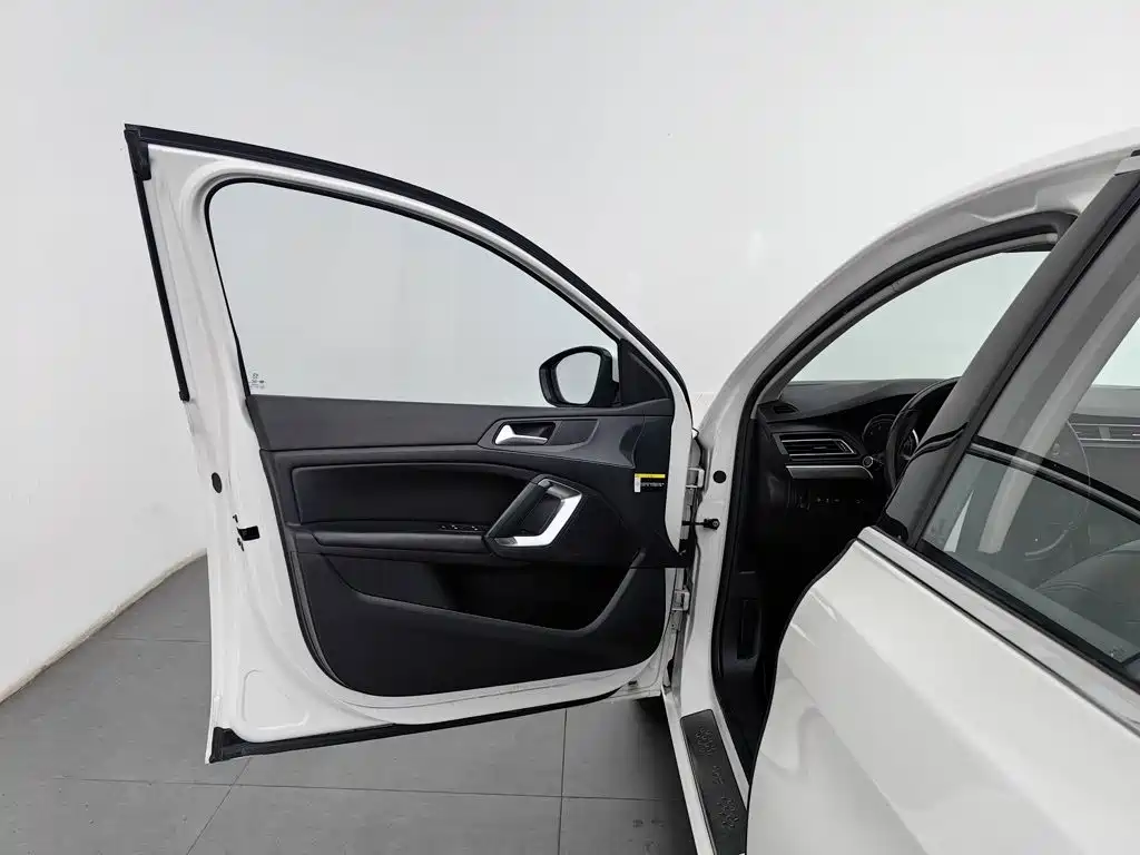 Peugeot 408 — миниатюра 8