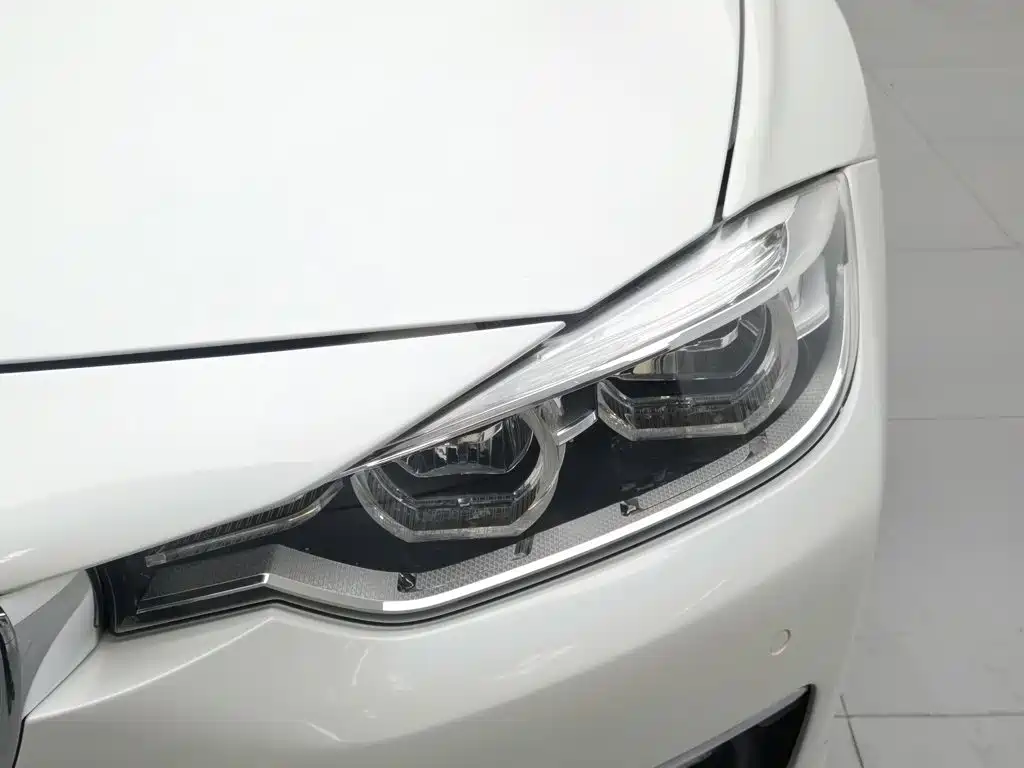 BMW 3 Series — миниатюра 7