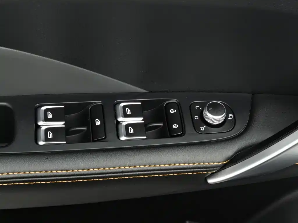 Geely Binyue — миниатюра 9