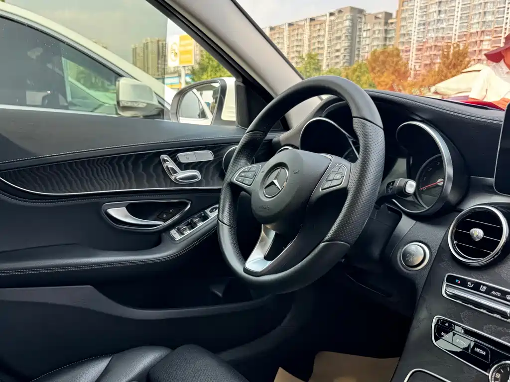 Mercedes-Benz C-Class — миниатюра 13