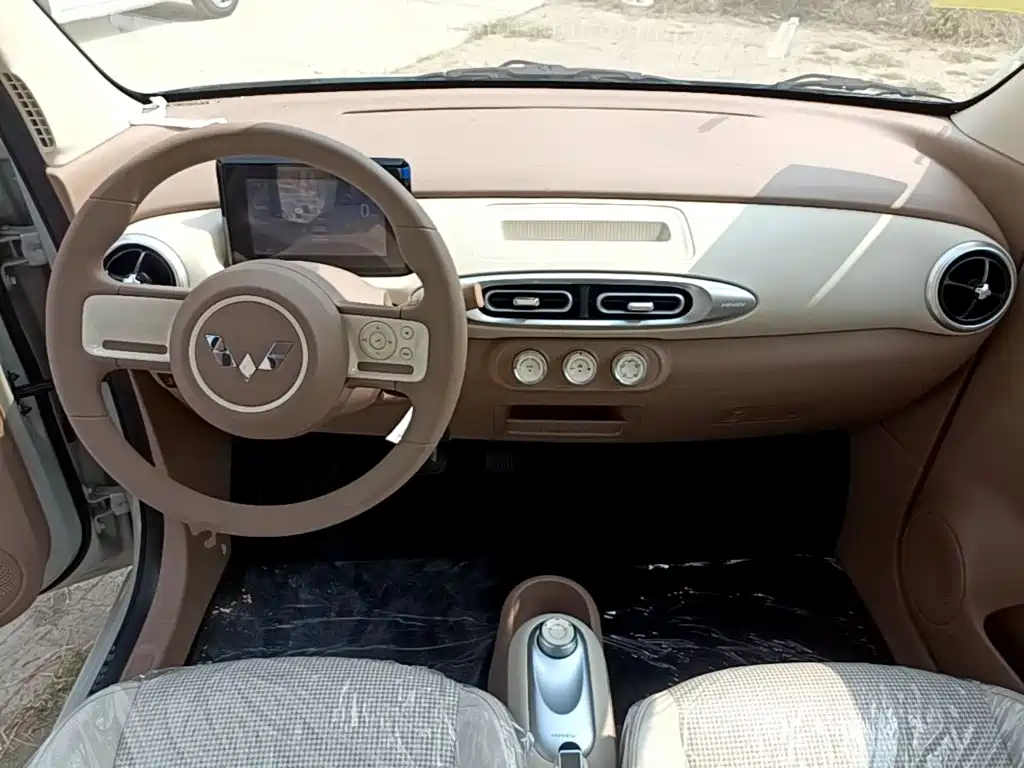 Wuling MINIEV — миниатюра 10