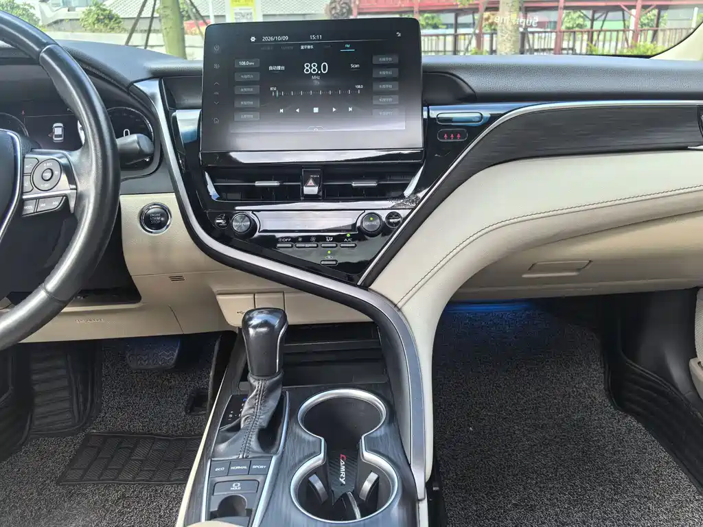 Toyota Camry — миниатюра 11