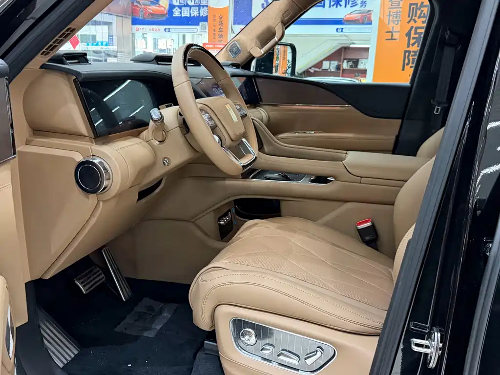 Yangwang Yangwang U8 L — миниатюра 2