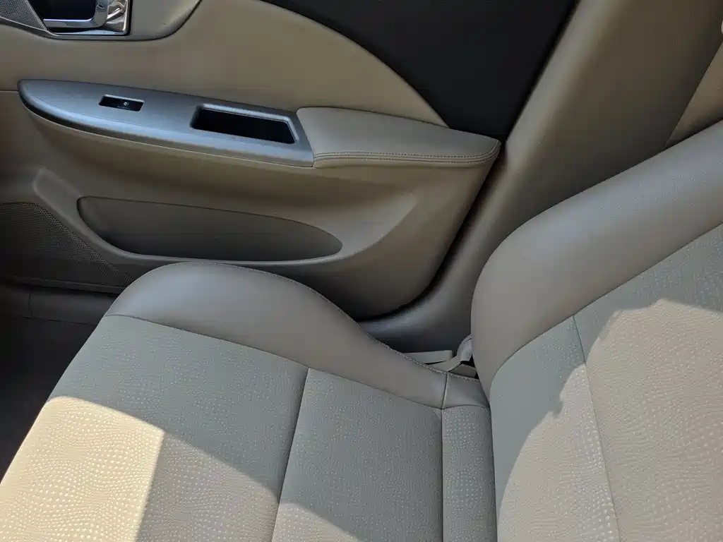 Buick Excelle — миниатюра 10