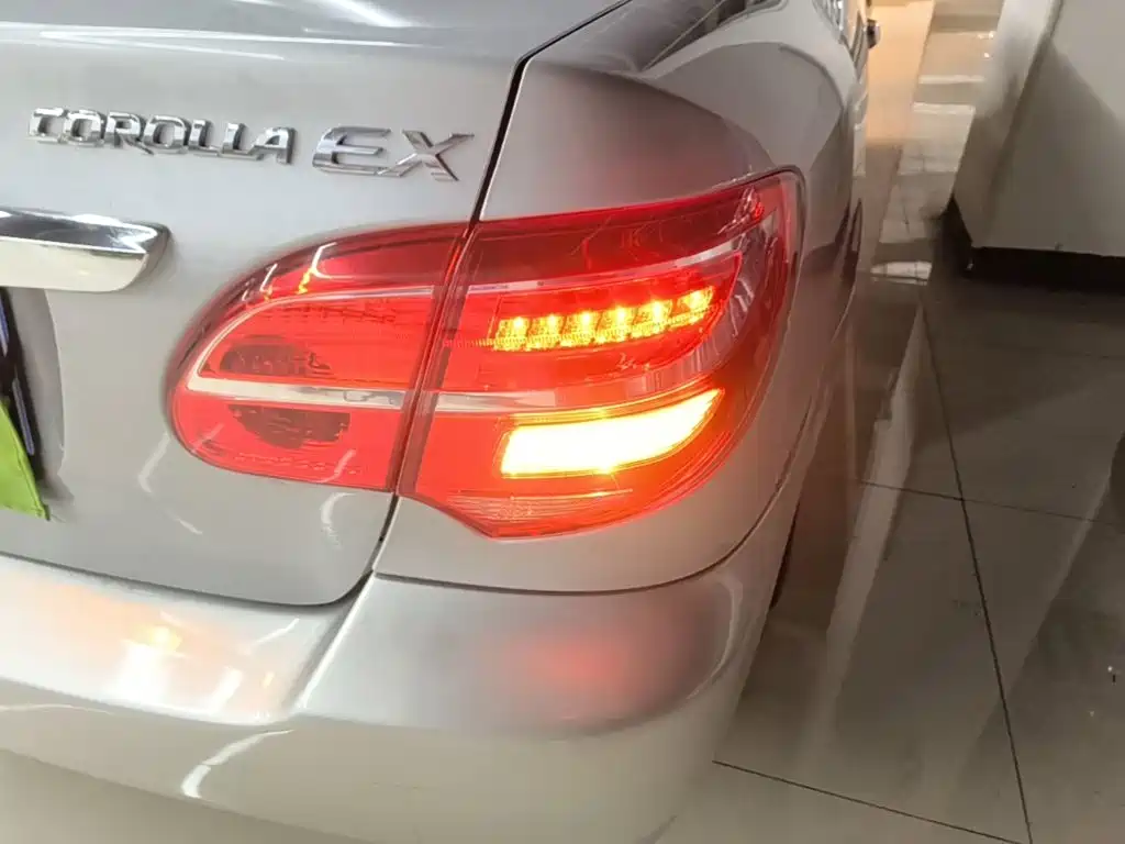 Toyota Corolla — миниатюра 8
