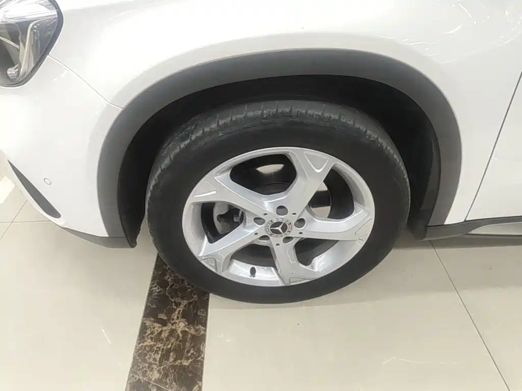 Mercedes-Benz GLA — миниатюра 23