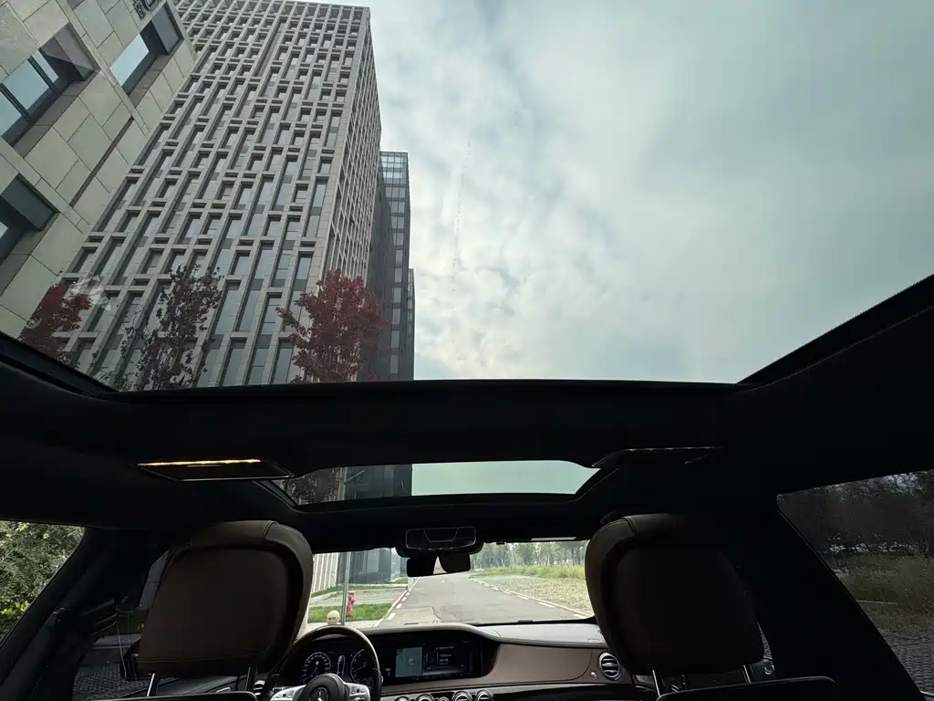 Mercedes-Benz S-Class — миниатюра 17