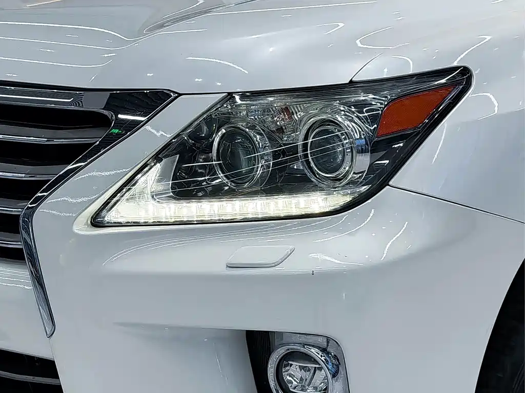 Lexus LX — миниатюра 6