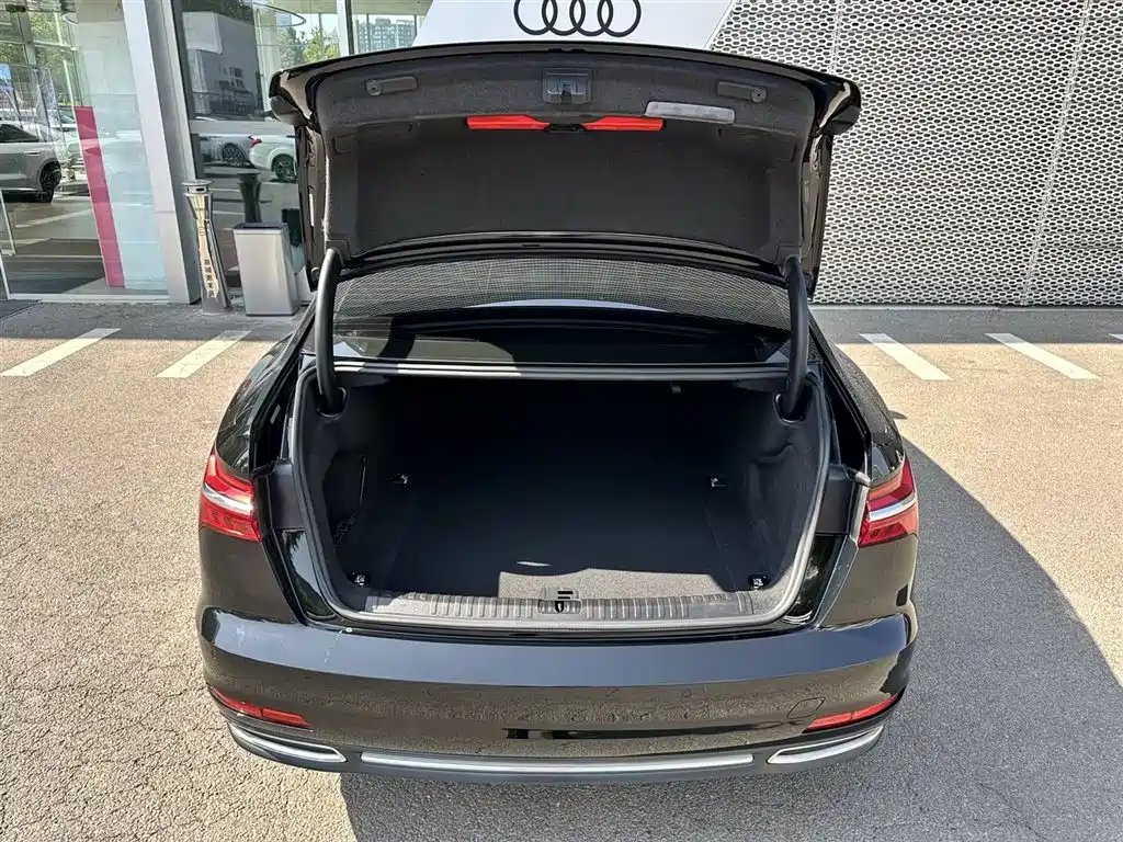 Audi A6L — миниатюра 10