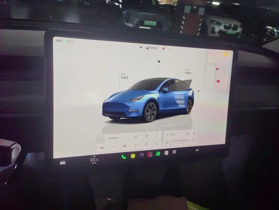 Tesla Model Y — миниатюра 13
